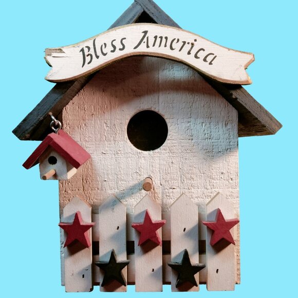 Wood Bird House God Bless America Patriotic Americana Red White Blue USA - Picture 1 of 9